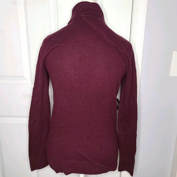 Eddie Bauer maroon turtle neck - Picture 7 of 10